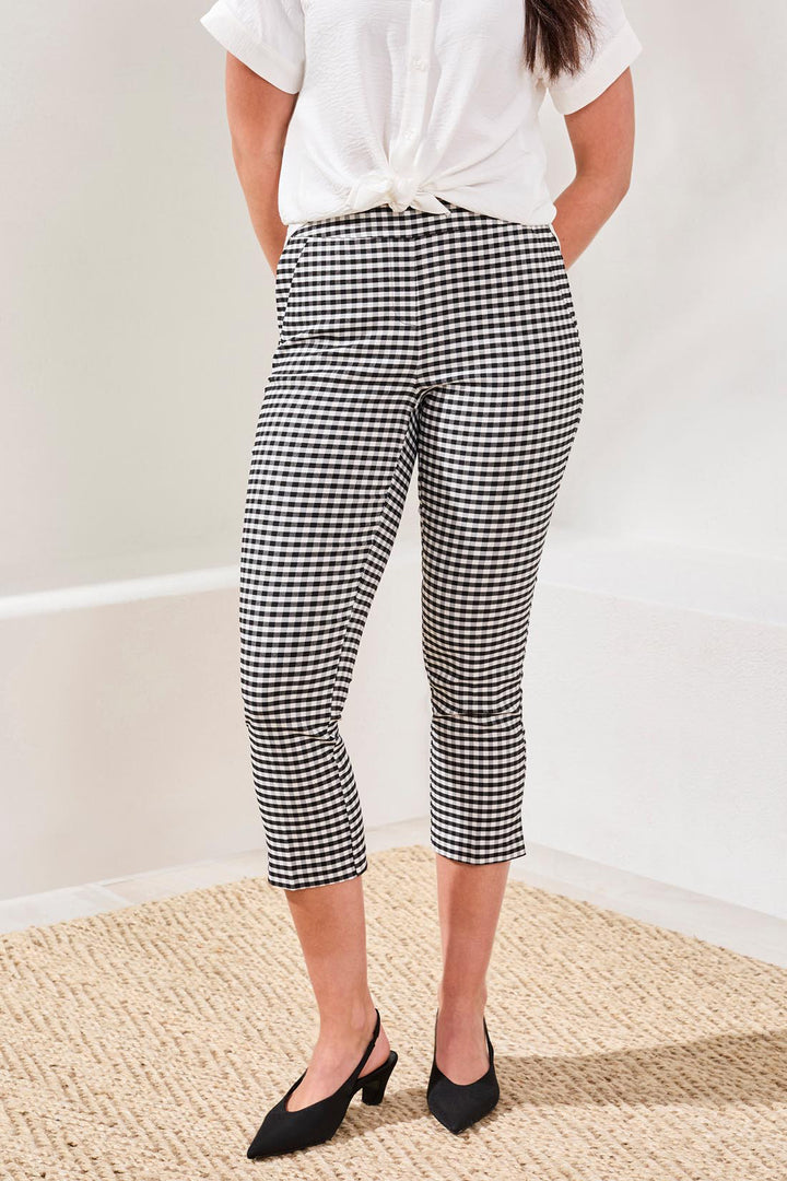 Tribal Pull On Capri W/Side Slit - Black