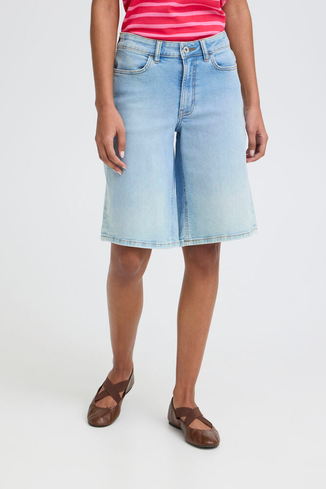 ICHI Bermuda Shorts - Light Blue