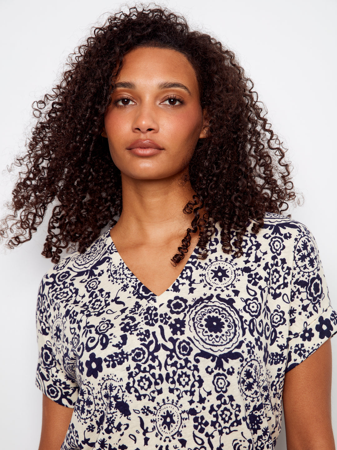 Charlie B Printed Short Sleeve V-Neck T-Shirt - Baroque